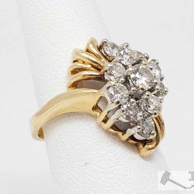 207: 14k Diamond Ring, 5.5g
Weighs approx 5.5g Size approx 6