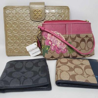 1260: Two Coach Wallets and Two Clutches - Unauthenticated
Not Authenticated