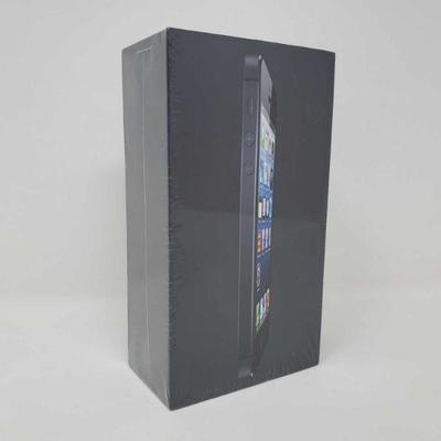 1205: Sealed 16gb Black iPhone 5 with Box
Includes phone earpods, usb cable and charging block
Serial Number: DNPKMDL7F8H2
IMEI Number:...