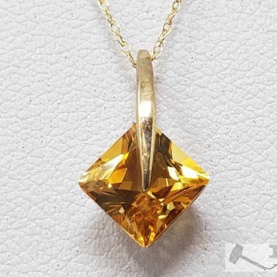 373: 10k Gold Necklace, 7.7g
10k Gold Necklace Weighs approximately 7.7g Approximately 16in long
