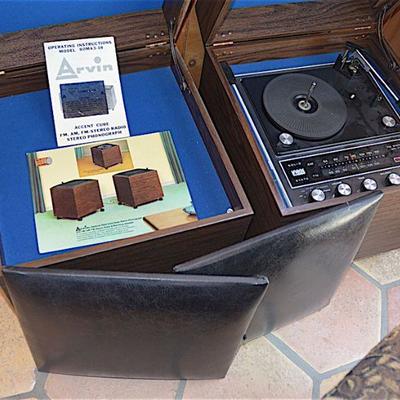 Arvin Accent Cubes FM, AM, FM Stereo Radio, Stereo Phonograph.