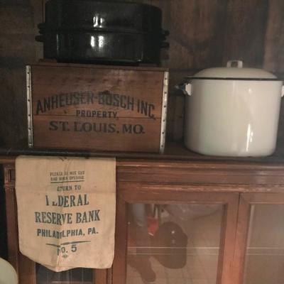 Pots, Busch beer wooden box