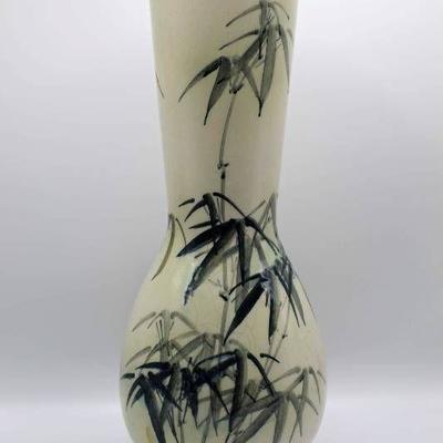Asian Crackle Vase with Bamboo and Writing - signe ...