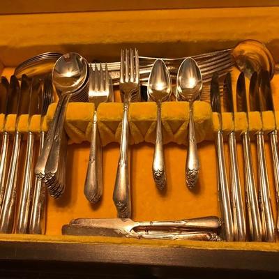 Roger Brothers silver plated flatware 90 pieces $135