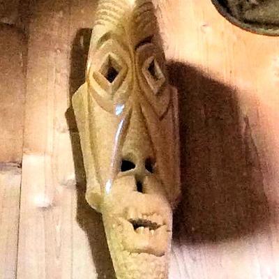  APT075 Wooden Polynesian Mask