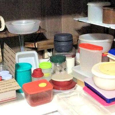 HMT085 Mystery Lot of Tupperware & Other Various Food Storage Containers