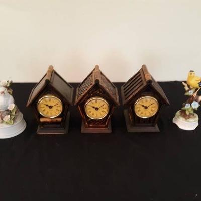 Birdhouse Clocks and Two Bird Figurines