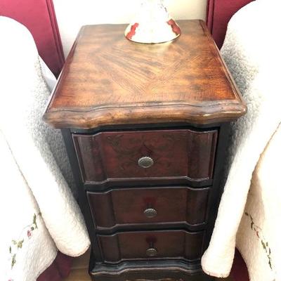 Seven Seas by Hooker Furniture 3-drawer Side/Occasional Table - $120 - (14W  18D  25H)