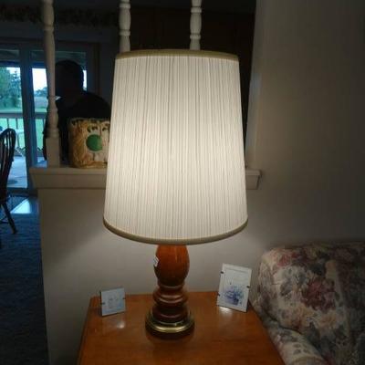 Pair of table lamps w shades