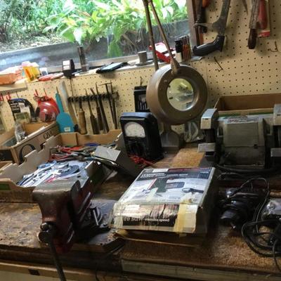 1/4 hp Sabre Saw, Sears 5 in Bench Grinder, Large Lens Magnifier, Vise, Amp Meter