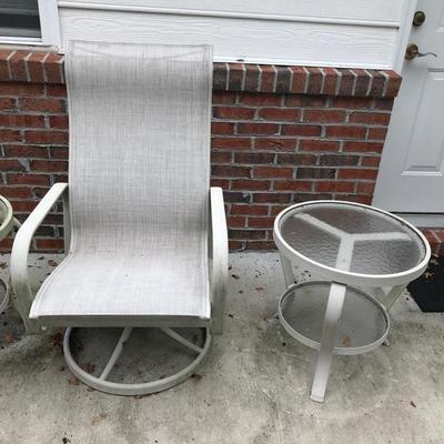 Patio chair $48
4 available
Patio table $28
2 available