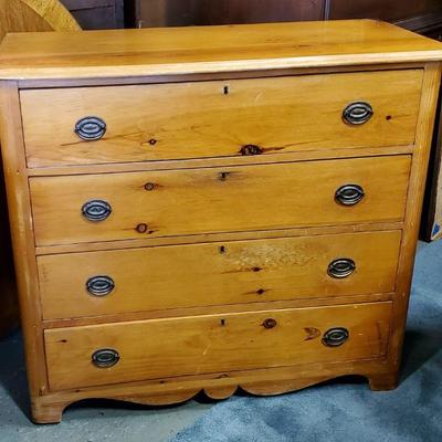 Vtg Knotty Pine Chest of Drawers