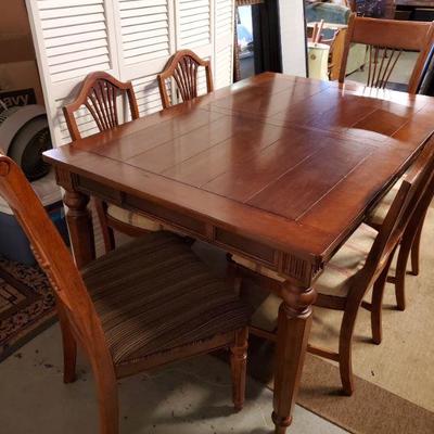 Walnut Dining Table & 6 Chairs