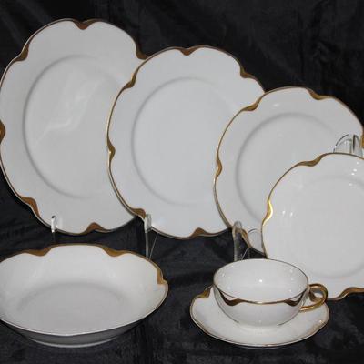 Haviland & Company Limoges France “Silver Anniversary” Circa 1902; 8 dinner plates, 8 luncheon plates, 8 salad plates, 4 B&B plates, 4...