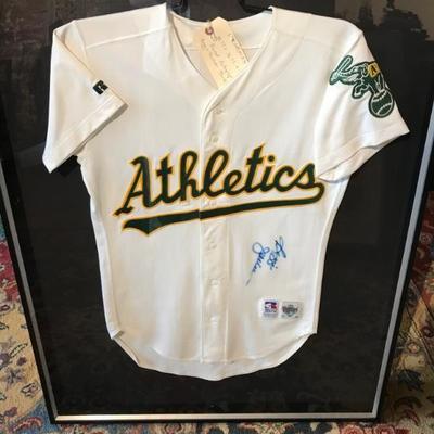 Sports memorabilia - Signed Baseball Jerseys