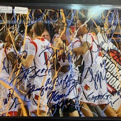 Signed 2013 National Champs Photograph of Louisville Basketball Team 