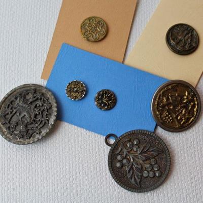 vintage & antique buttons