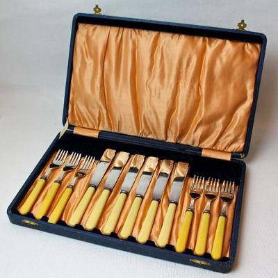 fruit carving set - Sheffield, England - with "French Ivory" handles