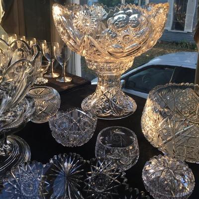 extensive collection of fine crystal and glassware, including Waterford & Fostoria - punch, serving, and decorative bowls, stemware,...