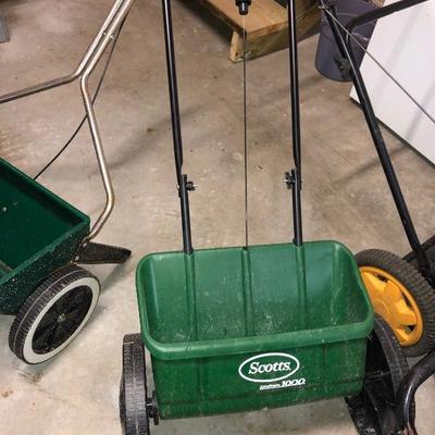 Scottâ€™s seeder
$10