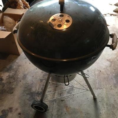 LARGE GREEN WEBER GRILL