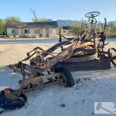 1500: Antique Trailer Grader
Approx. Measurements are 260