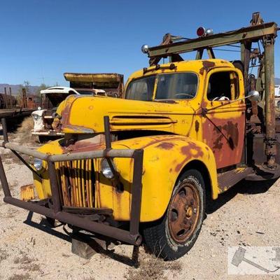 925: 1942-1947 Ford Tow Truck
1942-1947 Ford Tow Truck 