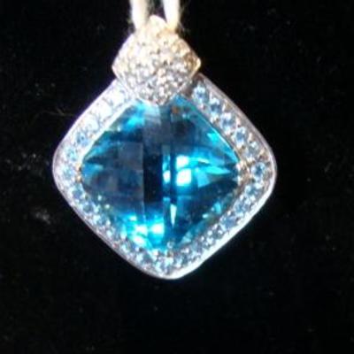 18K Tourmaline and diamond pendant. 4.8 dwt