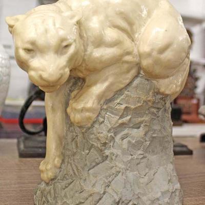  ANTIQUE Stone Mountain Lion

Auction Estimate $100-$300 â€“ Located Glassware 