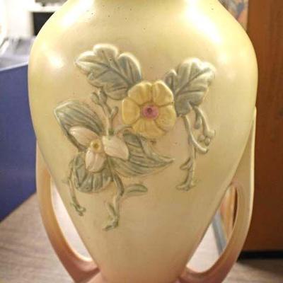  Pottery â€œHullâ€ Double Handle Vase with Flowers

Auction Estimate $20-$50 â€“ Located Glassware 