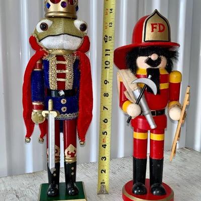 Tall Nutcrackers
View all 100+ lots at https://texastauctions.com