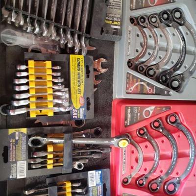 607: Gear Wrench, Alden, Husky and Pittsburgh Metric and Standard Wrenches
Gear Wrench, Alden, Husky and Pittsburgh Metric and Standard...