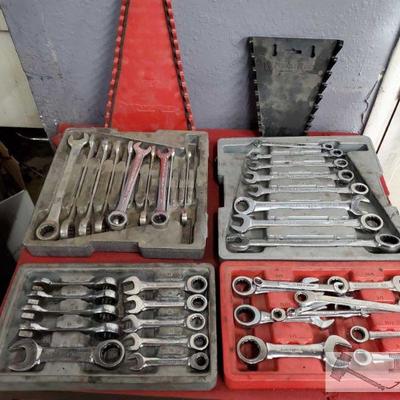 4351: Gear Wrench Wrenches
Various sizes in Gear Wrench wrenches and Wrench racks