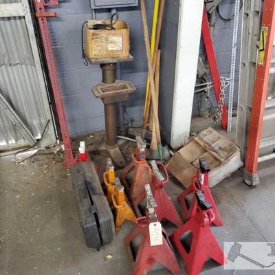 5231: Floor Jacks, Jack Stands, Garden Tools and Miscellaneous Tools
Car Jacks, Garden Tools and Miscellaneous Tools