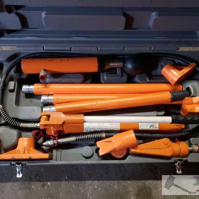 5219: Central Hydraulics Portable Puller-10 ton
Hydraulic puller kit with easy carry case