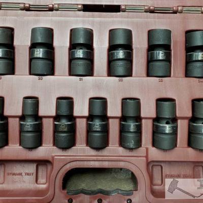 4378: MATCO Tools 1/2" Drive ADV 13 Piece Metric 6 Point Universal Impact Socket Set
Model no. SCUPM136V