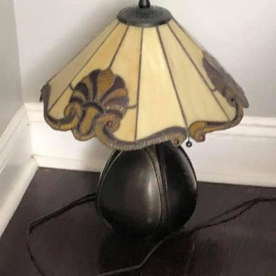 SP1557: Stain Glass Style Table Lamp Local Pickup  https://www.ebay.com/itm/123960410733