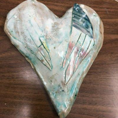 LAN597: Studio Pottery Heart Signed  https://www.ebay.com/itm/123960408949
