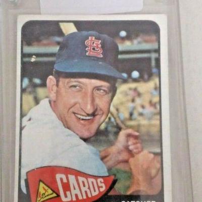 WY0325 1965 TOPPS BOB UECKER BASEBALL CARD # 519 IN HOLDER MADE BY TOPPS  https://www.ebay.com/itm/123960391361