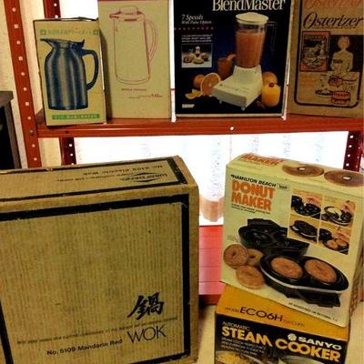 NNT025 Kitchen Appliances - Electric Wok, Donut Maker, More