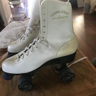 Young Star roller skates by Roller Derby. Size 9