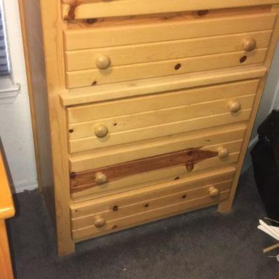 5 drawer pine chest