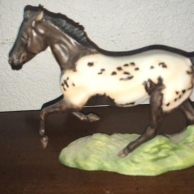 Appaloosa horse statue