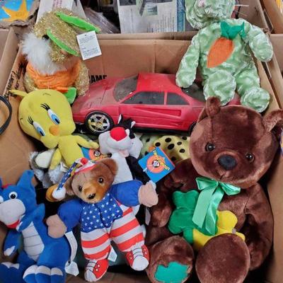 Beanie Babies, Looney Toone Stuffed Animals and More
Includes assorted stuffed animals, toy, battery powered am/fm radios and more