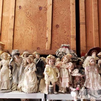 1060: 1060: Various Vintage Porcelain Dolls
This Collection contains various dolls of all types. Women, Men, Children and even princess.
