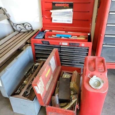 606: Husky Top Chest, Two Carry Chests, and Gas Can
Tool boxes are filled w/ Assorted tools. Brands of tools include Craftsman, Irwin,...