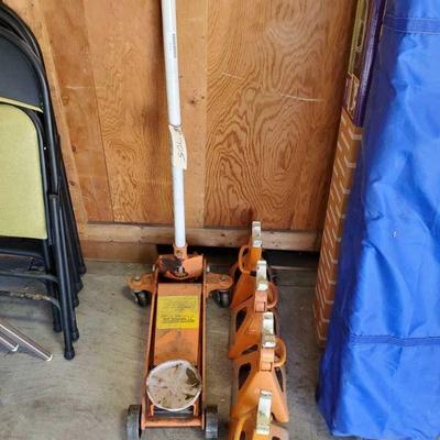 705: 2 1/4 Ton Floor Jack and 4 Jack stands
Jack stands have 3 ton capacity