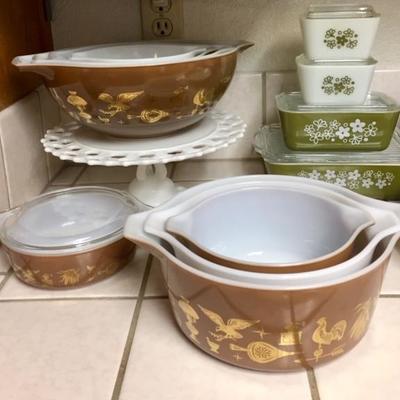 1960s Vintage Pyrex and Kitchen Items