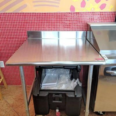 Stainless Steel Table Model T146-5R M