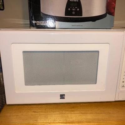 Kenmore microwave
$20